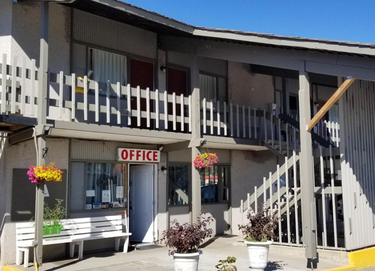Slumber Lodge Williams Lake Exterior photo